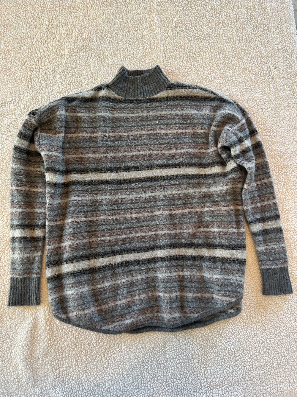 American Eagle Outfitters Gray Striped Turtleneck Sweater